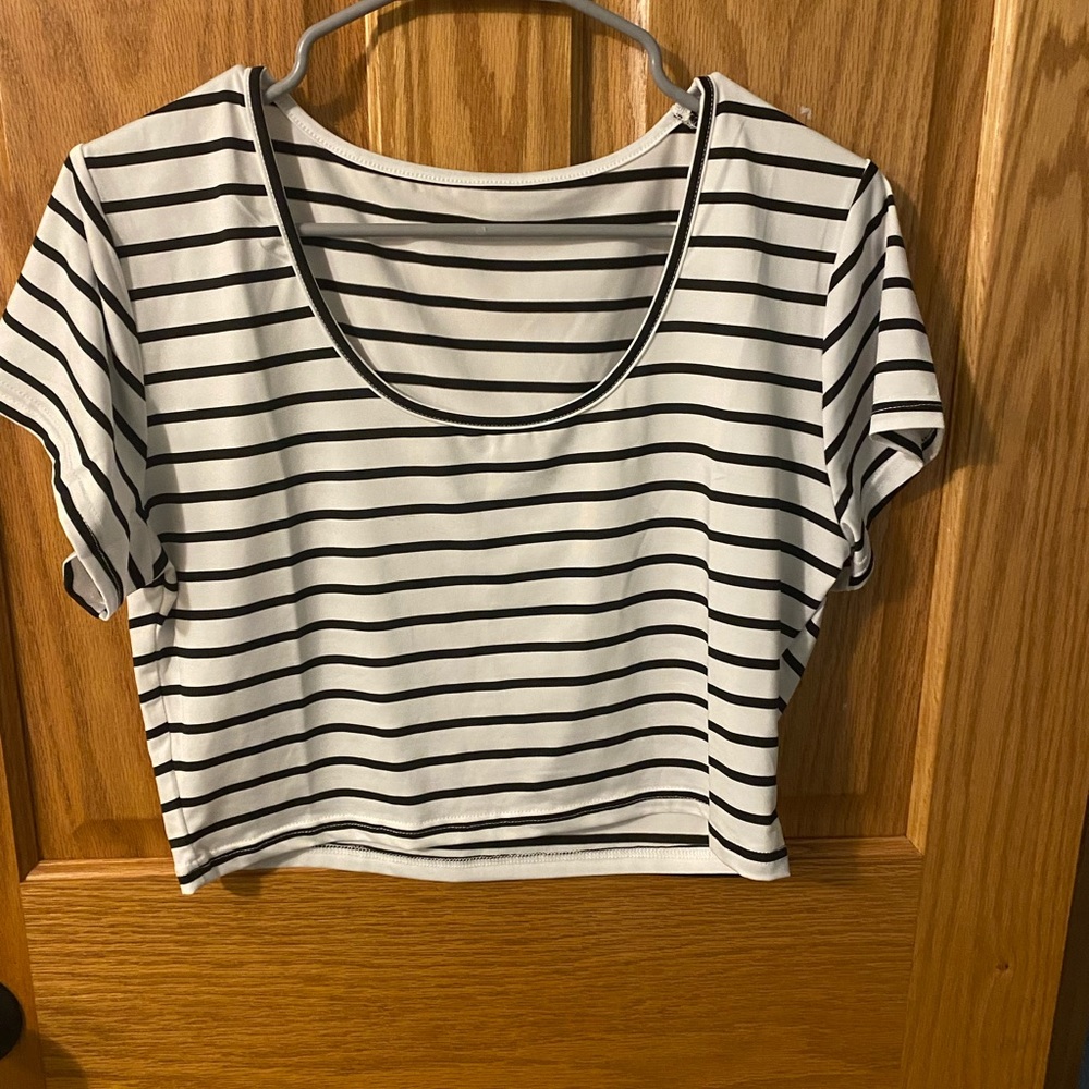 Striped crop top or t-shirt
